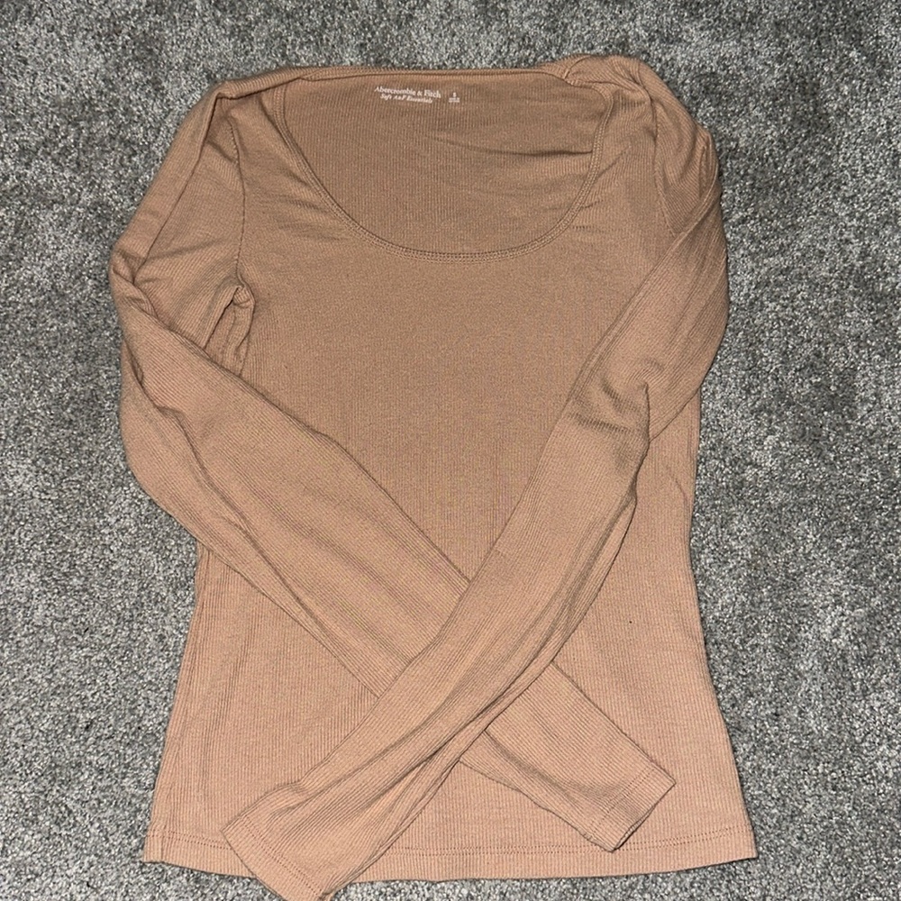Abercrombie ribbed long sleeve shirt